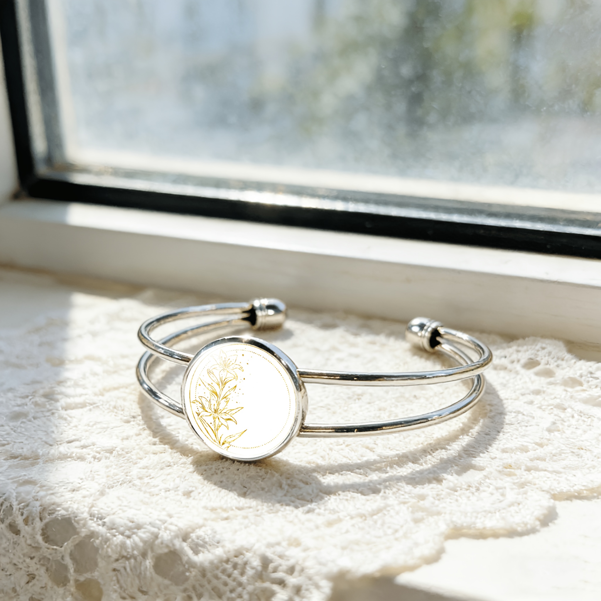 Women's Adjustable Open Bangle with Lily Flower Pattern